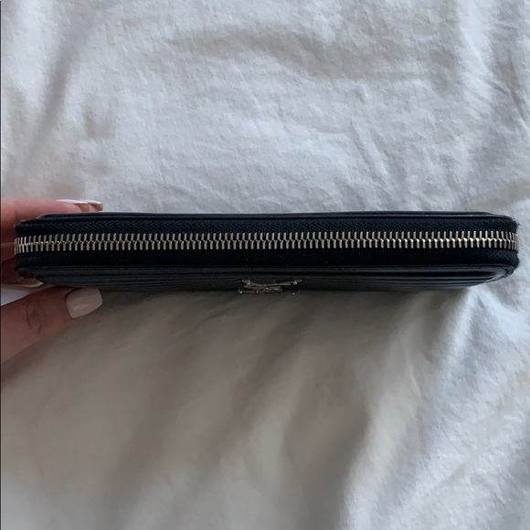 ✨SOLD✨ Saint Laurent - Monogram Zip Around Wallet - Picture 3 of 10